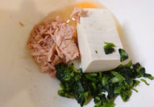 手づかみ食べの野菜のふわふわ卵豆腐　離乳食